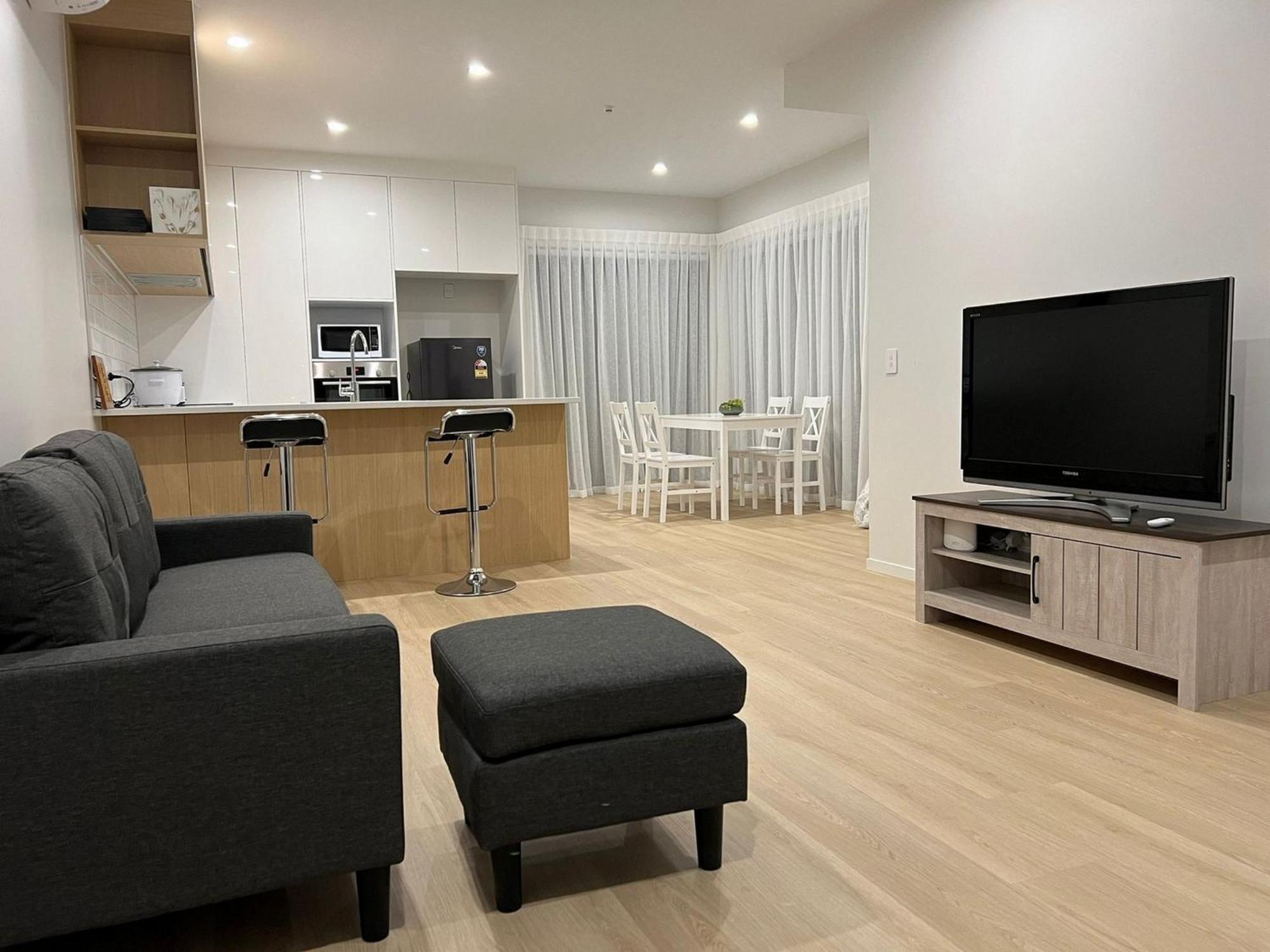 Central Modern 3-Bedroom,3- Bathroom House With Patio And Carpark- Lower Hutt City Centre Экстерьер фото