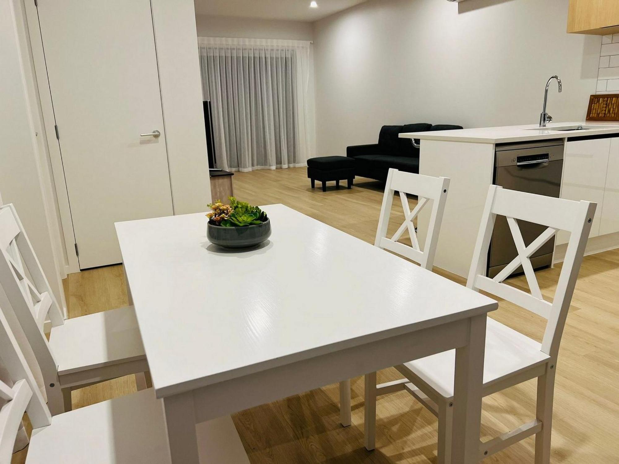 Central Modern 3-Bedroom,3- Bathroom House With Patio And Carpark- Lower Hutt City Centre Экстерьер фото