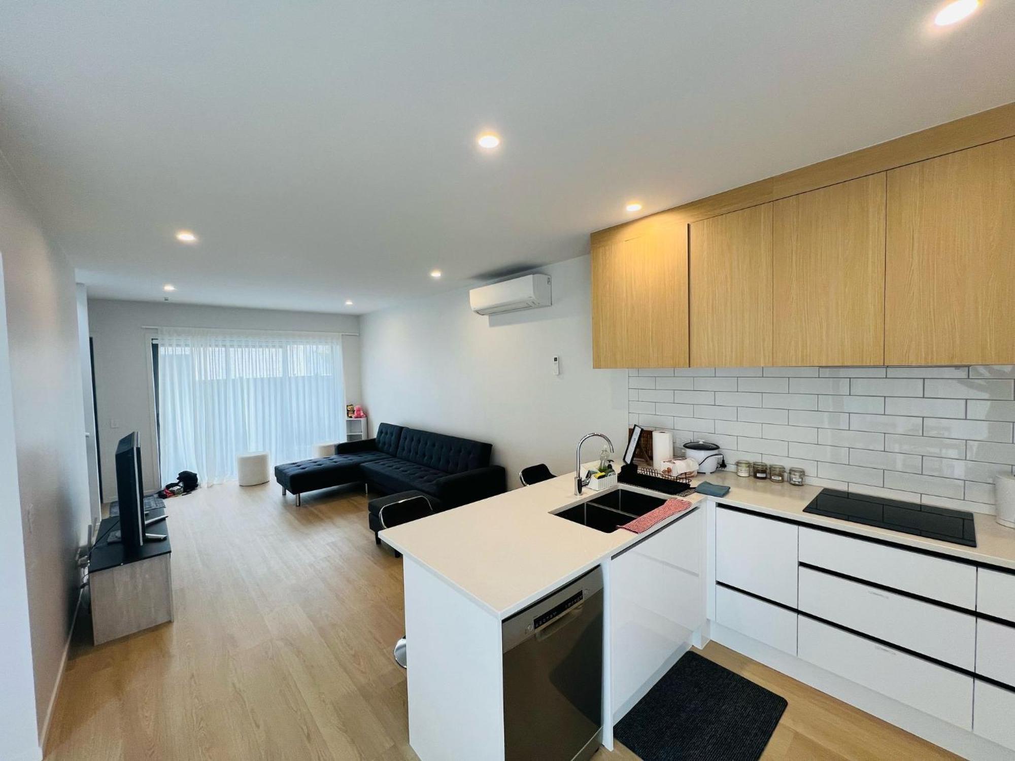 Central Modern 3-Bedroom,3- Bathroom House With Patio And Carpark- Lower Hutt City Centre Экстерьер фото